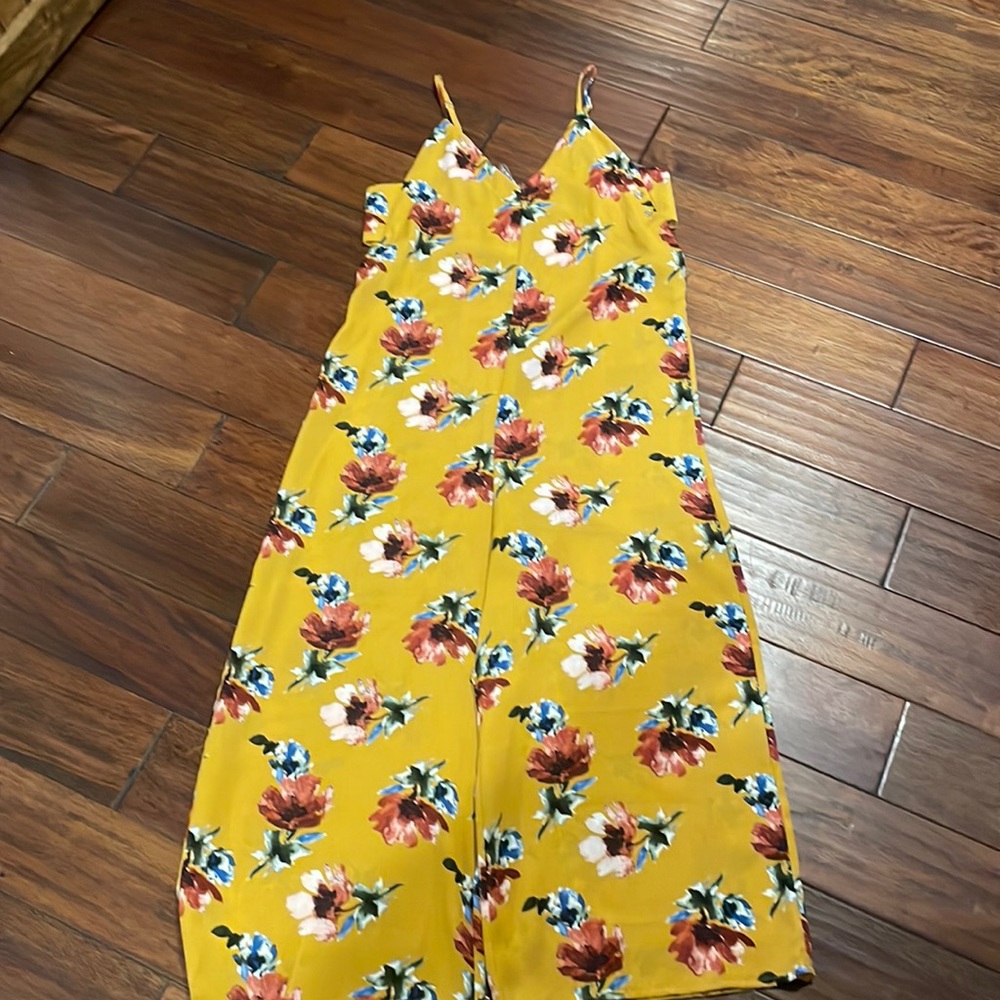 Flying Tomato mid-length Romper; Size M